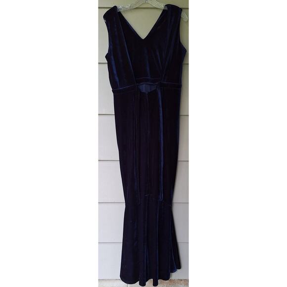 Modcloth x Collectif Blue Velvet Mermaid Side Slit Gown Maxi Dress Size 12 Goth - Picture 11 of 11